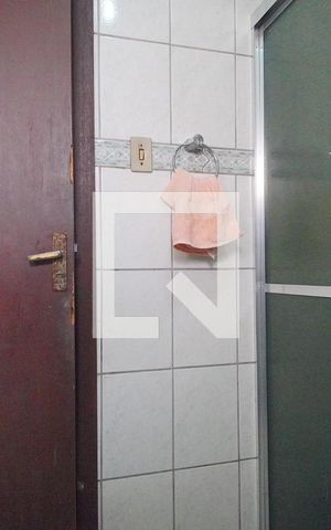 Casa à venda com 160m², 4 quartos e 2 vagas Casa à venda com 160m², 4 quartos e 2 vagasBanheiro