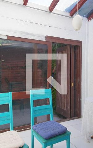 Casa à venda com 160m², 4 quartos e 2 vagas Casa à venda com 160m², 4 quartos e 2 vagasSuíte