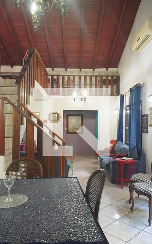 Casa à venda com 160m², 4 quartos e 2 vagas Casa à venda com 160m², 4 quartos e 2 vagasSala