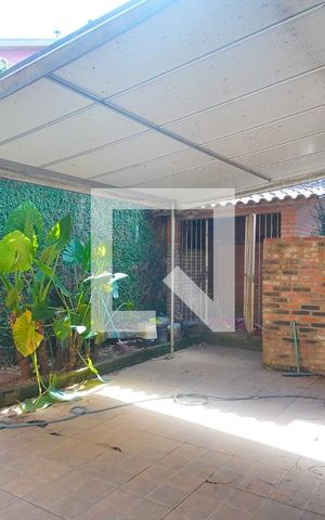 Casa à venda com 160m², 4 quartos e 2 vagas Casa à venda com 160m², 4 quartos e 2 vagasÁrea externa