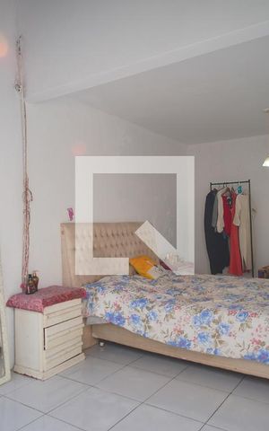 Casa à venda com 160m², 4 quartos e 2 vagas Casa à venda com 160m², 4 quartos e 2 vagasSuíte