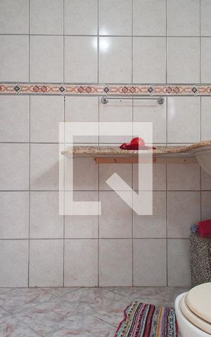 Casa à venda com 160m², 4 quartos e 2 vagas Casa à venda com 160m², 4 quartos e 2 vagasBanheiro da Suíte