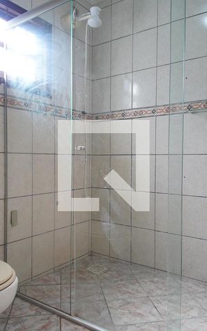 Casa à venda com 160m², 4 quartos e 2 vagas Casa à venda com 160m², 4 quartos e 2 vagasBanheiro da Suíte