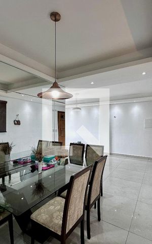 Apartamento à venda com 96m², 2 quartos e 1 vaga Apartamento à venda com 96m², 2 quartos e 1 vagaSala