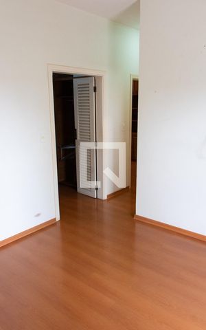 Casa de condomínio à venda com 394m², 4 quartos e 5 vagas Casa de condomínio à venda com 394m², 4 quartos e 5 vagasSUITE 2