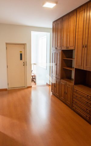 Casa de condomínio à venda com 394m², 4 quartos e 5 vagas Casa de condomínio à venda com 394m², 4 quartos e 5 vagasHALL 2 ANDAR