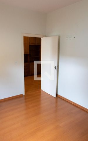 Casa de condomínio à venda com 394m², 4 quartos e 5 vagas Casa de condomínio à venda com 394m², 4 quartos e 5 vagasSUITE 1
