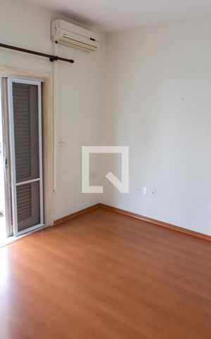 Casa de condomínio à venda com 394m², 4 quartos e 5 vagas Casa de condomínio à venda com 394m², 4 quartos e 5 vagasSUITE 2