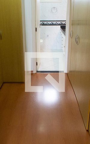 Casa de condomínio à venda com 394m², 4 quartos e 5 vagas Casa de condomínio à venda com 394m², 4 quartos e 5 vagasCLOSET SUITE 3