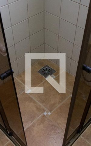 Casa de condomínio à venda com 394m², 4 quartos e 5 vagas Casa de condomínio à venda com 394m², 4 quartos e 5 vagasBANHEIRO DA SUITE 1