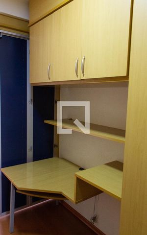 Casa de condomínio à venda com 394m², 4 quartos e 5 vagas Casa de condomínio à venda com 394m², 4 quartos e 5 vagasCLOSET SUITE 3