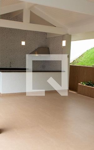 Casa de condomínio à venda com 394m², 4 quartos e 5 vagas Casa de condomínio à venda com 394m², 4 quartos e 5 vagasÁREA GOURMET FUNDOS