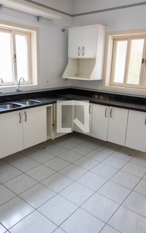 Casa de condomínio à venda com 394m², 4 quartos e 5 vagas Casa de condomínio à venda com 394m², 4 quartos e 5 vagasCOZINHA 1 PISO
