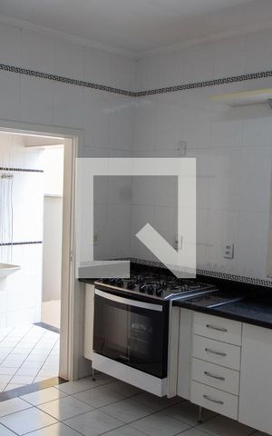 Casa de condomínio à venda com 394m², 4 quartos e 5 vagas Casa de condomínio à venda com 394m², 4 quartos e 5 vagasCOZINHA 1 PISO