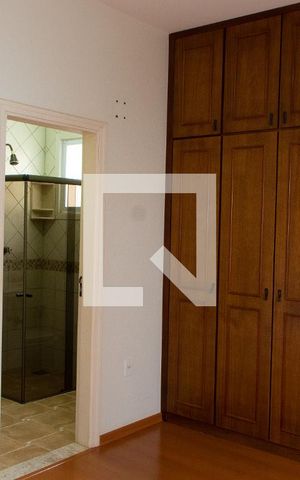 Casa de condomínio à venda com 394m², 4 quartos e 5 vagas Casa de condomínio à venda com 394m², 4 quartos e 5 vagasSUITE 1