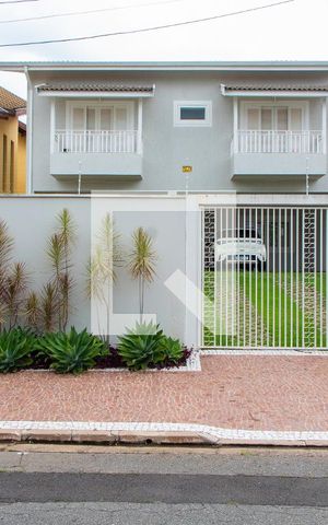 Casa de condomínio à venda com 394m², 4 quartos e 5 vagas Casa de condomínio à venda com 394m², 4 quartos e 5 vagasFACHADA