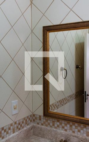 Casa de condomínio à venda com 394m², 4 quartos e 5 vagas Casa de condomínio à venda com 394m², 4 quartos e 5 vagasBANHEIRO DA SUITE 1