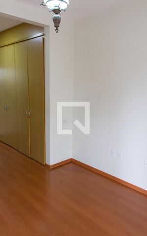 Casa de condomínio à venda com 394m², 4 quartos e 5 vagas Casa de condomínio à venda com 394m², 4 quartos e 5 vagasSUITE 3