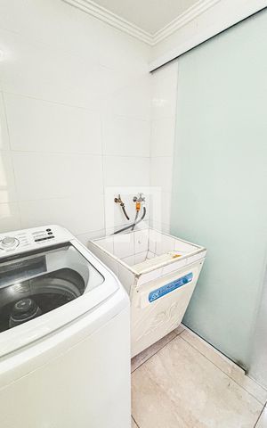 Casa à venda com 127m², 3 quartos e 3 vagas Casa à venda com 127m², 3 quartos e 3 vagasÁrea de Serviço