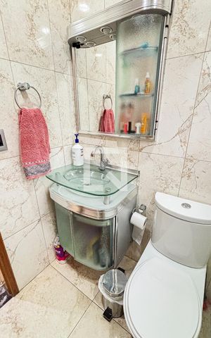 Casa à venda com 127m², 3 quartos e 3 vagas Casa à venda com 127m², 3 quartos e 3 vagasBanheiro