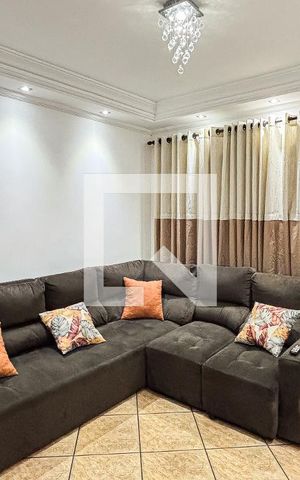 Casa à venda com 127m², 3 quartos e 3 vagas Casa à venda com 127m², 3 quartos e 3 vagasSala