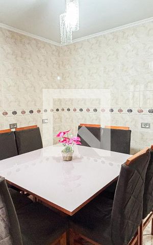 Casa à venda com 127m², 3 quartos e 3 vagas Casa à venda com 127m², 3 quartos e 3 vagasCopa