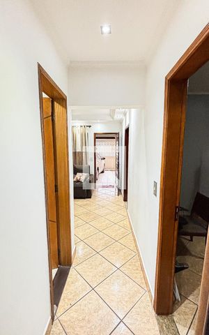 Casa à venda com 127m², 3 quartos e 3 vagas Casa à venda com 127m², 3 quartos e 3 vagasCorredor