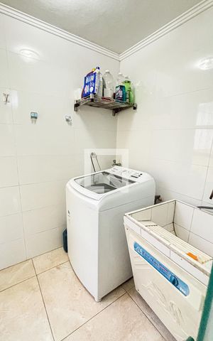 Casa à venda com 127m², 3 quartos e 3 vagas Casa à venda com 127m², 3 quartos e 3 vagasÁrea de Serviço
