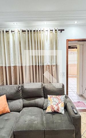 Casa à venda com 127m², 3 quartos e 3 vagas Casa à venda com 127m², 3 quartos e 3 vagasSala