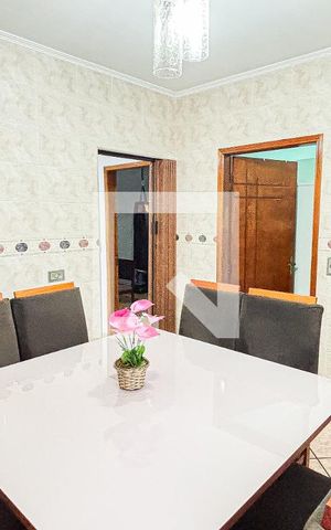 Casa à venda com 127m², 3 quartos e 3 vagas Casa à venda com 127m², 3 quartos e 3 vagasCopa