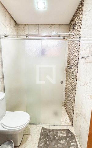 Casa à venda com 127m², 3 quartos e 3 vagas Casa à venda com 127m², 3 quartos e 3 vagasBanheiro