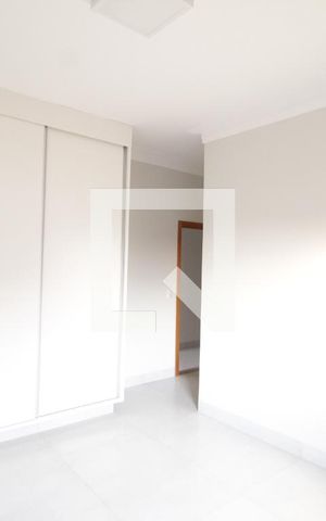 Casa de condomínio para alugar com 232m², 4 quartos e 2 vagasQuarto 2 - Suíte