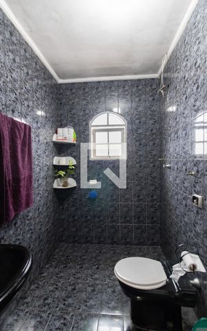 Casa à venda com 125m², 4 quartos e 2 vagas Casa à venda com 125m², 4 quartos e 2 vagasBanheiro