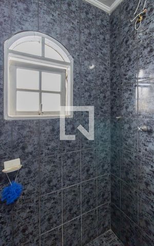 Casa à venda com 125m², 4 quartos e 2 vagas Casa à venda com 125m², 4 quartos e 2 vagasBanheiro