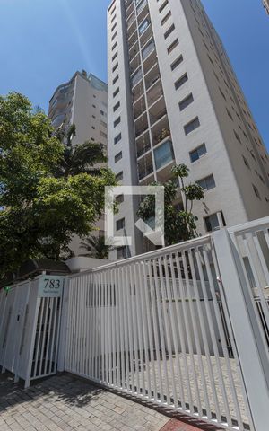 Apartamento à venda com 60m², 2 quartos e 1 vaga Apartamento à venda com 60m², 2 quartos e 1 vagaFachada