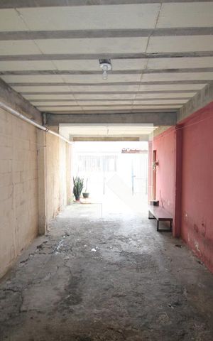 Casa à venda com 183m², 2 quartos e 3 vagasGaragem