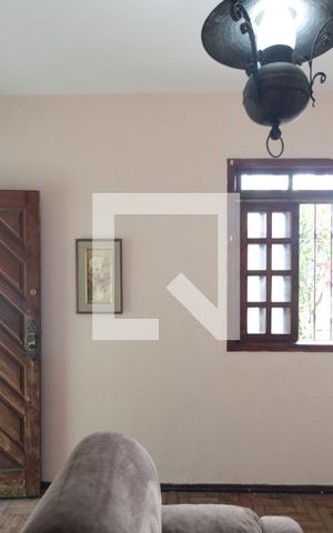 Casa à venda com 360m², 3 quartos e 1 vagaSala