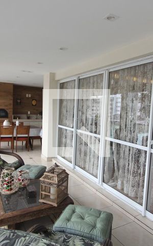 Apartamento à venda com 204m², 4 quartos e 4 vagasVaranda