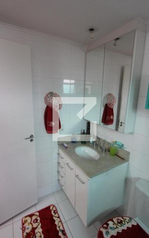Apartamento à venda com 204m², 4 quartos e 4 vagasBanheiro do Quarto 3