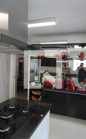 Apartamento à venda com 204m², 4 quartos e 4 vagasCozinha