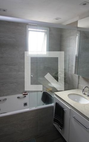 Apartamento à venda com 204m², 4 quartos e 4 vagasBanheiro 5