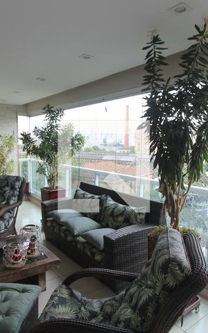 Apartamento à venda com 204m², 4 quartos e 4 vagasVaranda