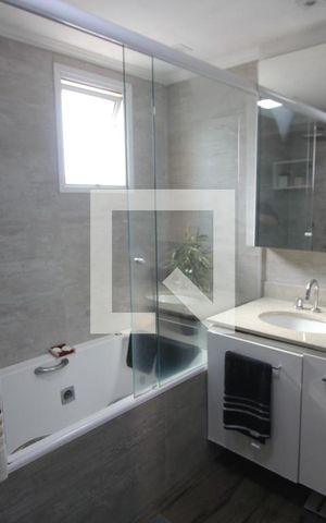 Apartamento à venda com 204m², 4 quartos e 4 vagasBanheiro 5