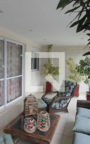 Apartamento à venda com 204m², 4 quartos e 4 vagasVaranda