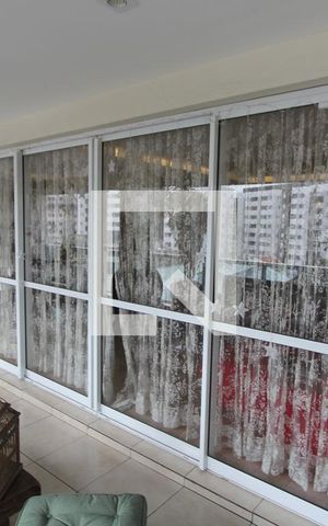 Apartamento à venda com 204m², 4 quartos e 4 vagasVaranda