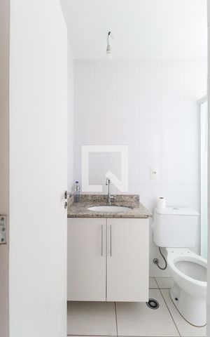 Apartamento à venda com 63m², 2 quartos e 1 vaga Apartamento à venda com 63m², 2 quartos e 1 vagaBanheiro
