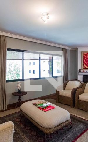 Apartamento para alugar com 221m², 4 quartos e 3 vagas Apartamento para alugar com 221m², 4 quartos e 3 vagasSala