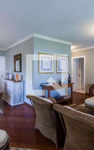 Apartamento para alugar com 221m², 4 quartos e 3 vagas Apartamento para alugar com 221m², 4 quartos e 3 vagasSala