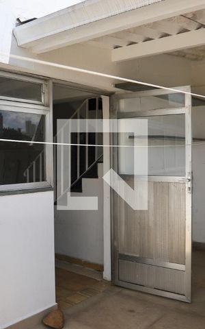 Casa à venda com 180m², 3 quartos e 3 vagas Casa à venda com 180m², 3 quartos e 3 vagasQuintal