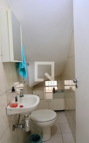 Casa à venda com 180m², 3 quartos e 3 vagas Casa à venda com 180m², 3 quartos e 3 vagasLavabo